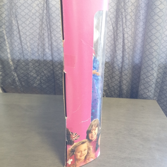 1989 Unicef Barbie No.1920 - Picture 3 of 7